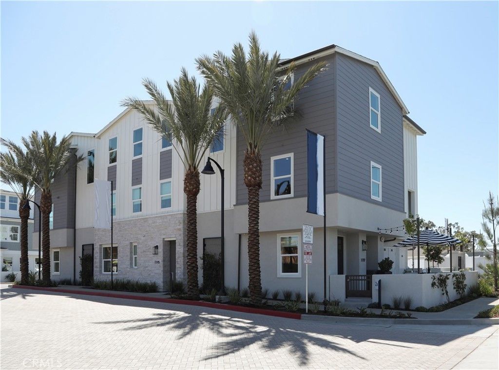 listing image 130726303926449456703