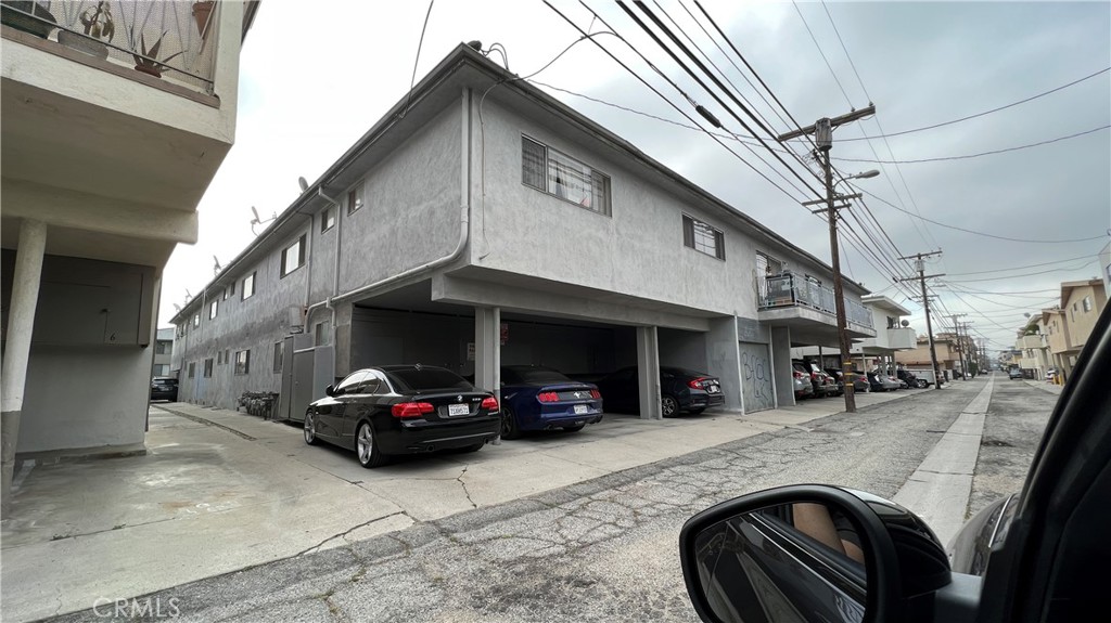 3525 Jasmine Avenue