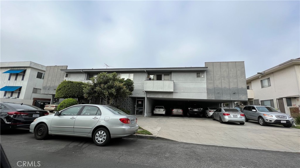 3525 Jasmine Avenue