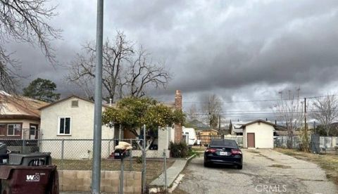 Photo of 947 W Hays Street, Banning, CA 92220 (MLS # IV25050420)