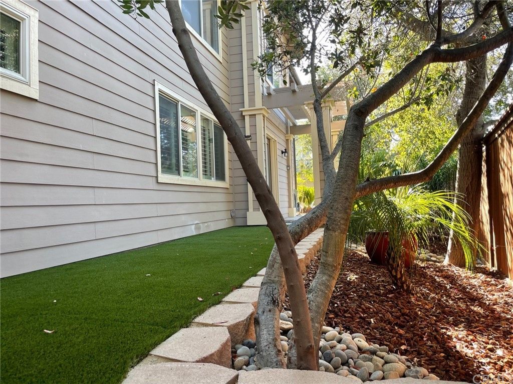 listing image 130724096343678100246