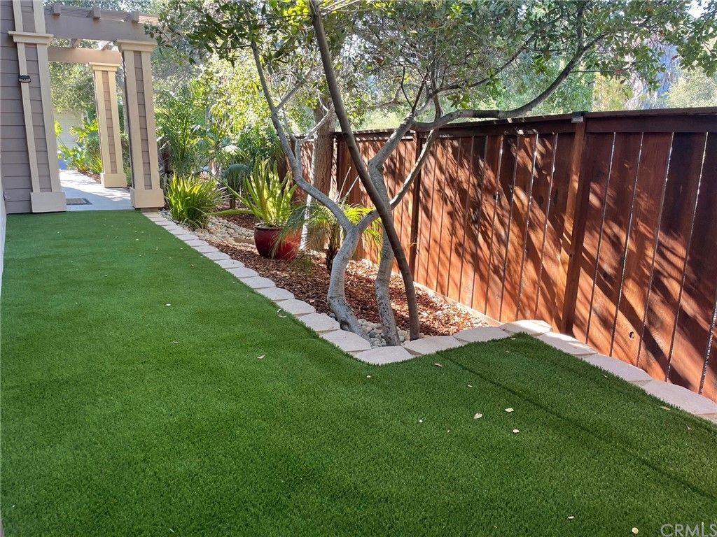 listing image 130720090669420238377
