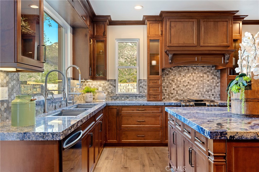 Santa Barbara: Other (80) - Residential