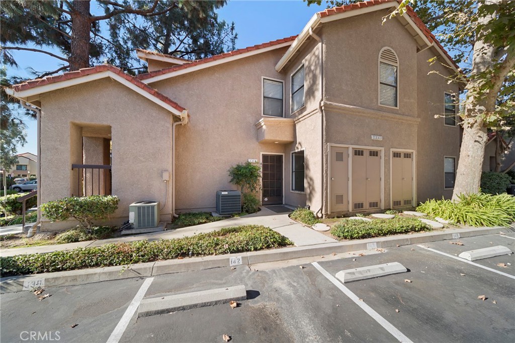 Welcome to this cute unit in Simi valley in the desired Springtime Community. This is a bottom corner unit that is a 2 bedroom 1 bathroom and is part of our Dream Home Program "The new way to buy a home". So if there is anything you want to change, update or remodel we can do in escrow, just like a new builder's home.
Now this home is in move-in condition, but is also waiting to have you choose the final touches like flooring, new paint, countertops and cabinets, we can do in escrow. The best part is the cost is added to the sales price (just like new builders) and you can use your lender and loan program to close escrow and move into your dream home.
Come see this home as it will not last long.