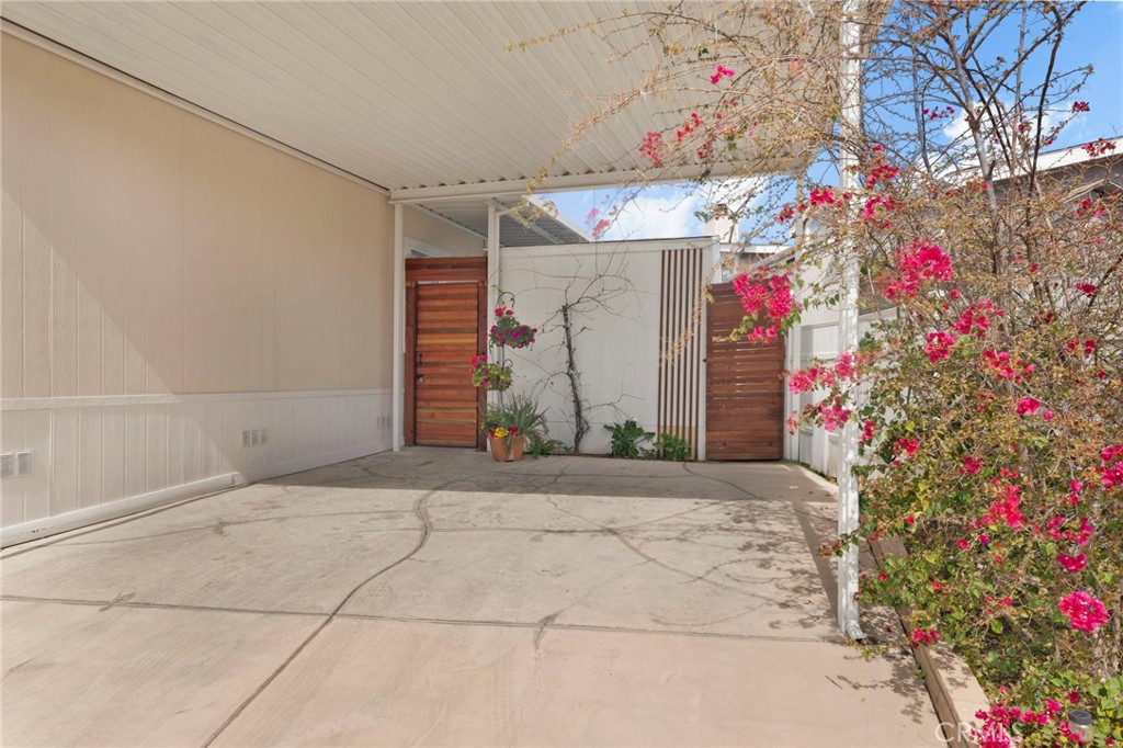 23777 Mulholland Hwy #65