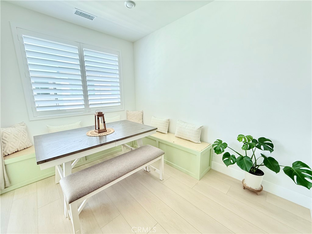 1000 N Tangent Privado 303