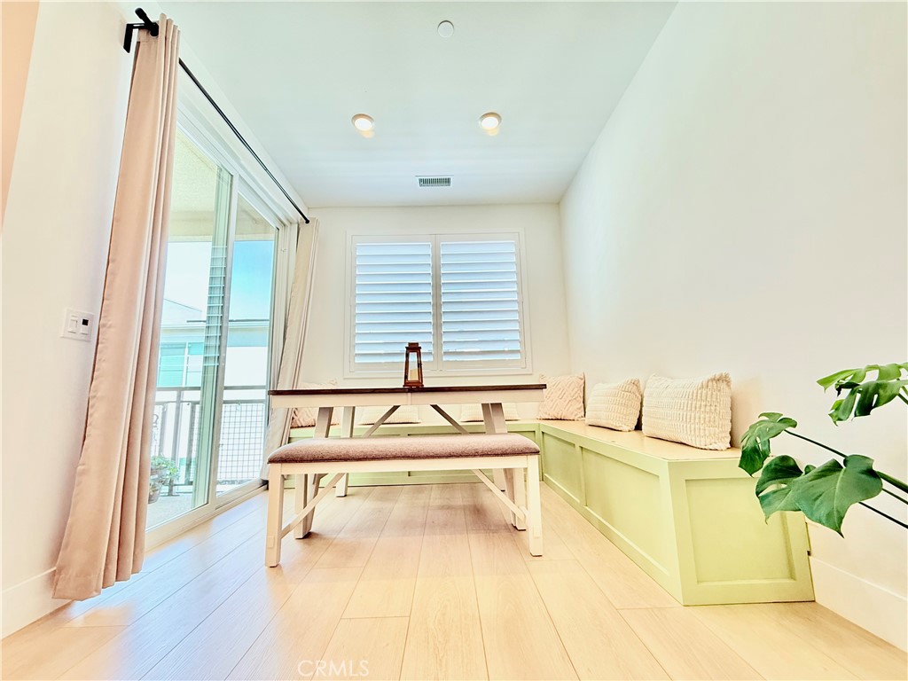 1000 N Tangent Privado 303