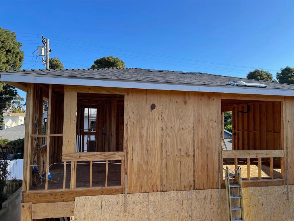 listing image 130723388519772593945