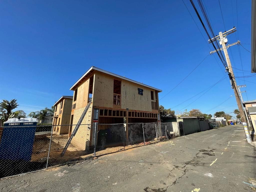 listing image 130721052617030569812