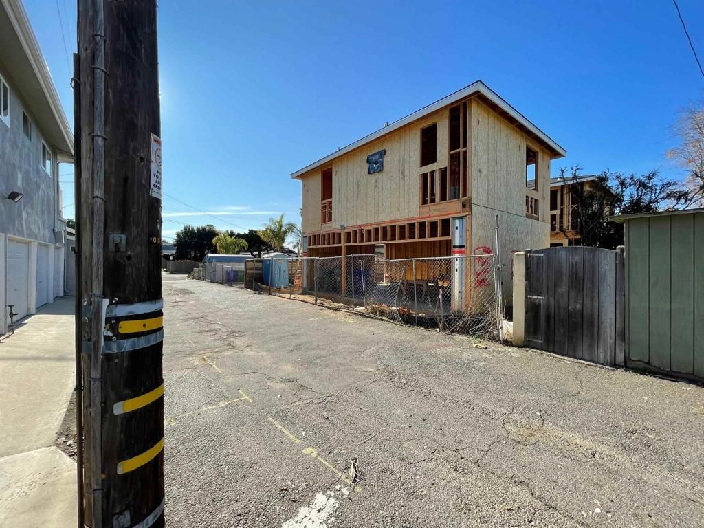 listing image 130722418130031518956