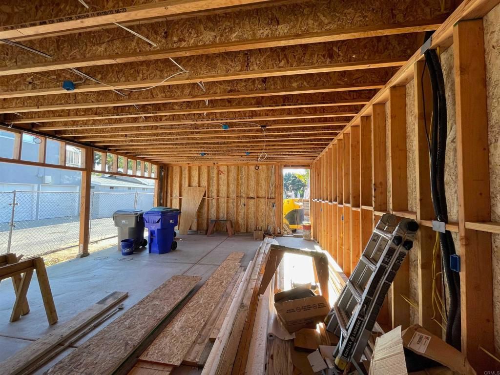 listing image 130728436259653918972