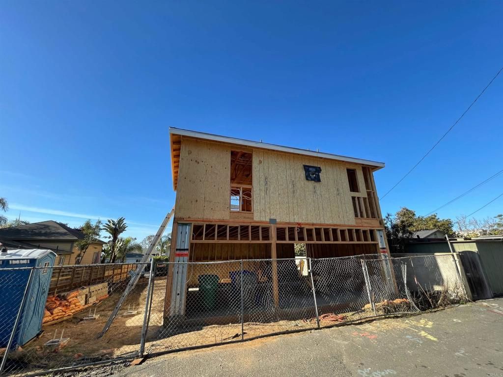 listing image 130728608856726278633