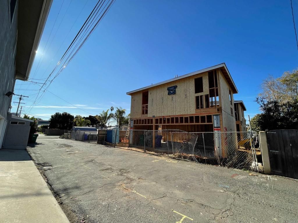 listing image 130722278665118981409