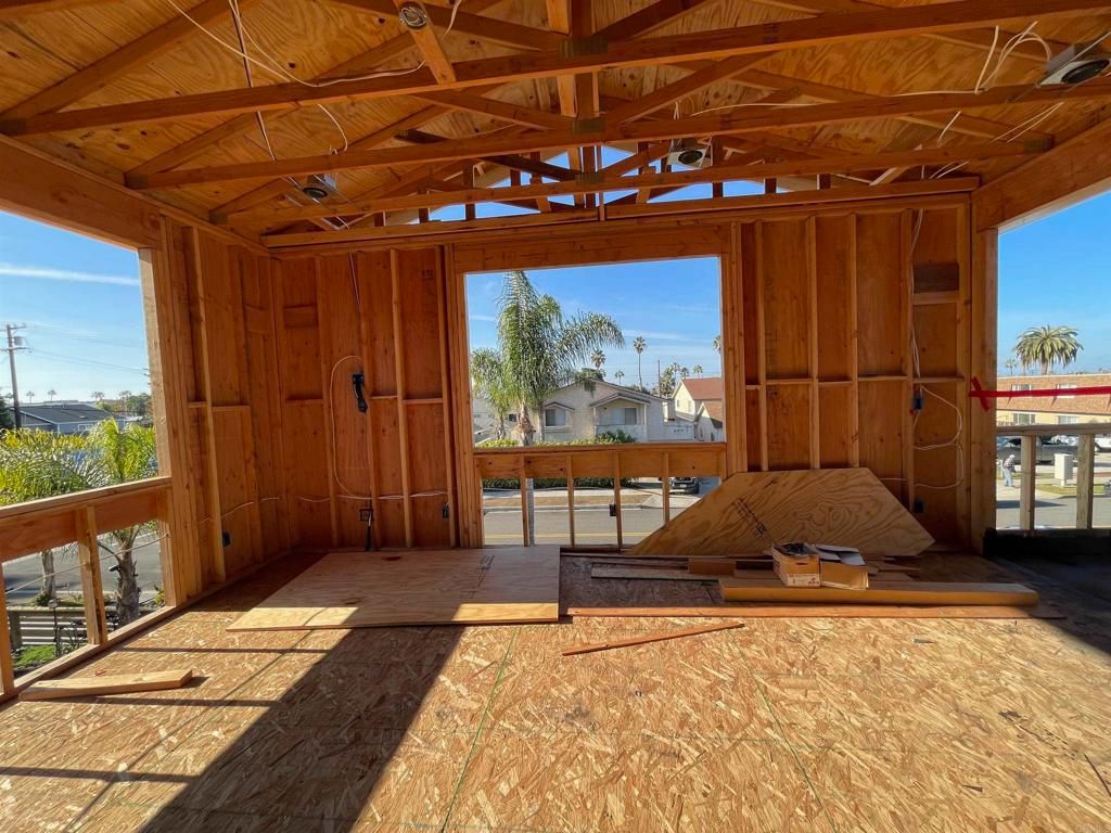 listing image 130722663196293536617