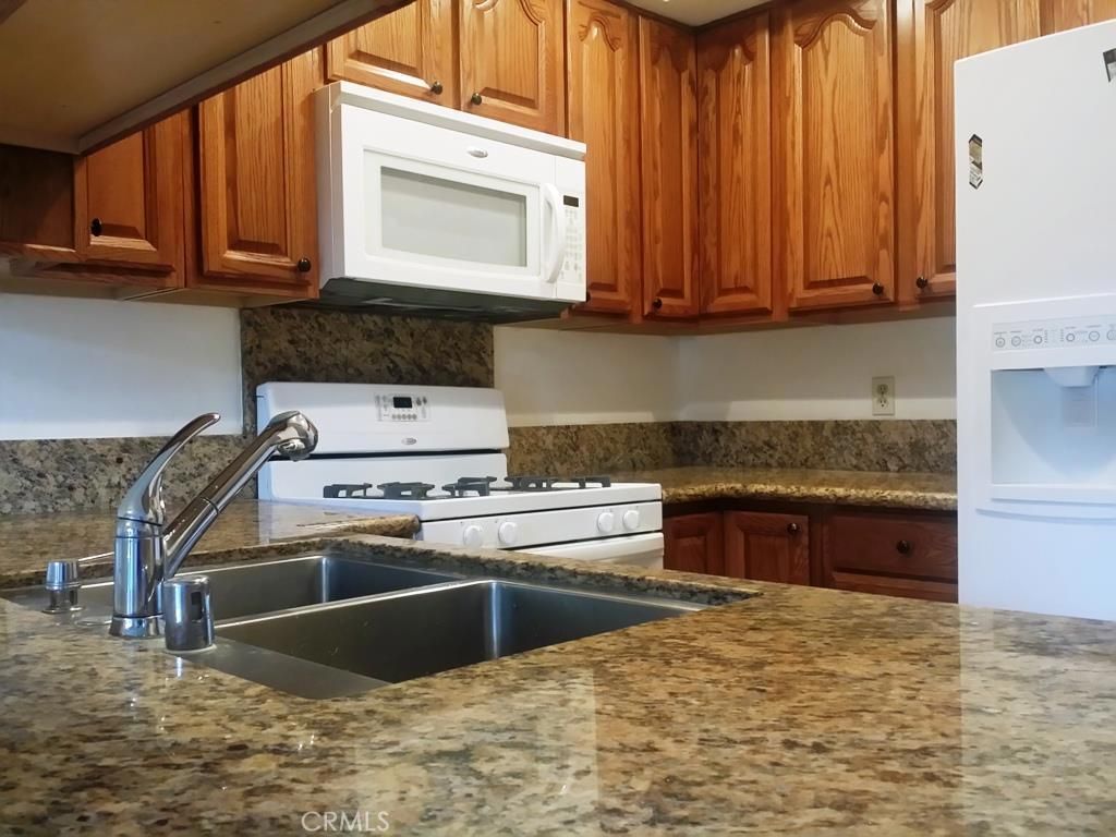 listing image 130724487126729673168