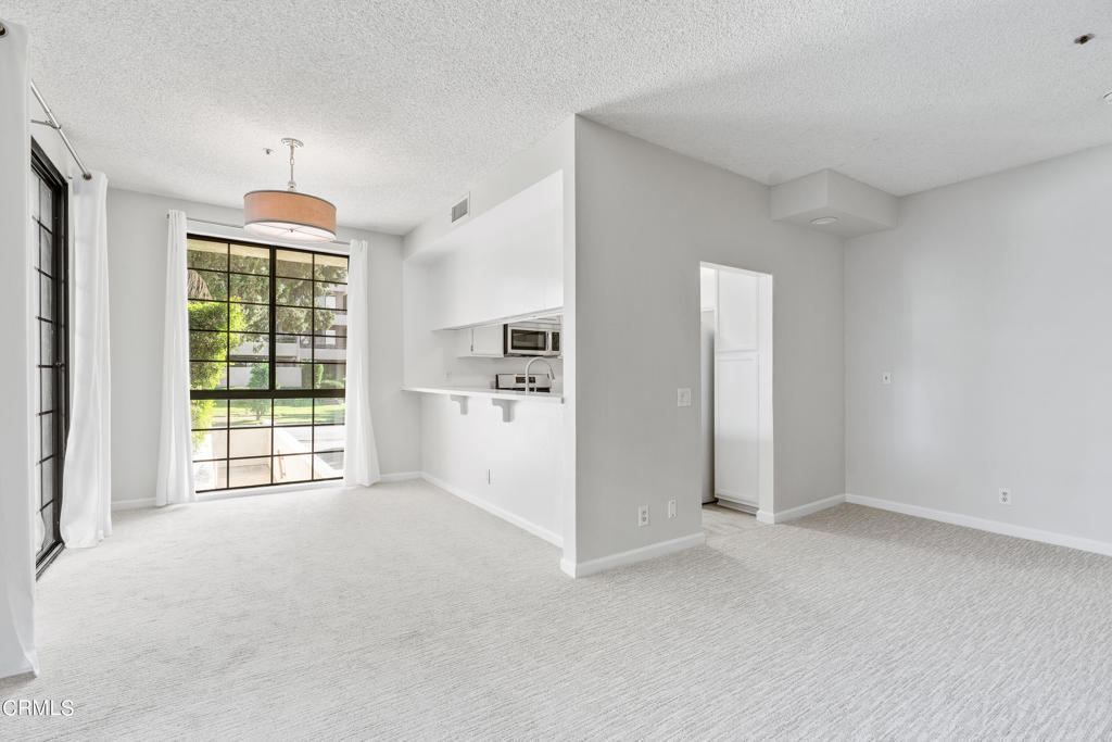 Photo 11 of 25 of 235 S Holliston Avenue 116 condo