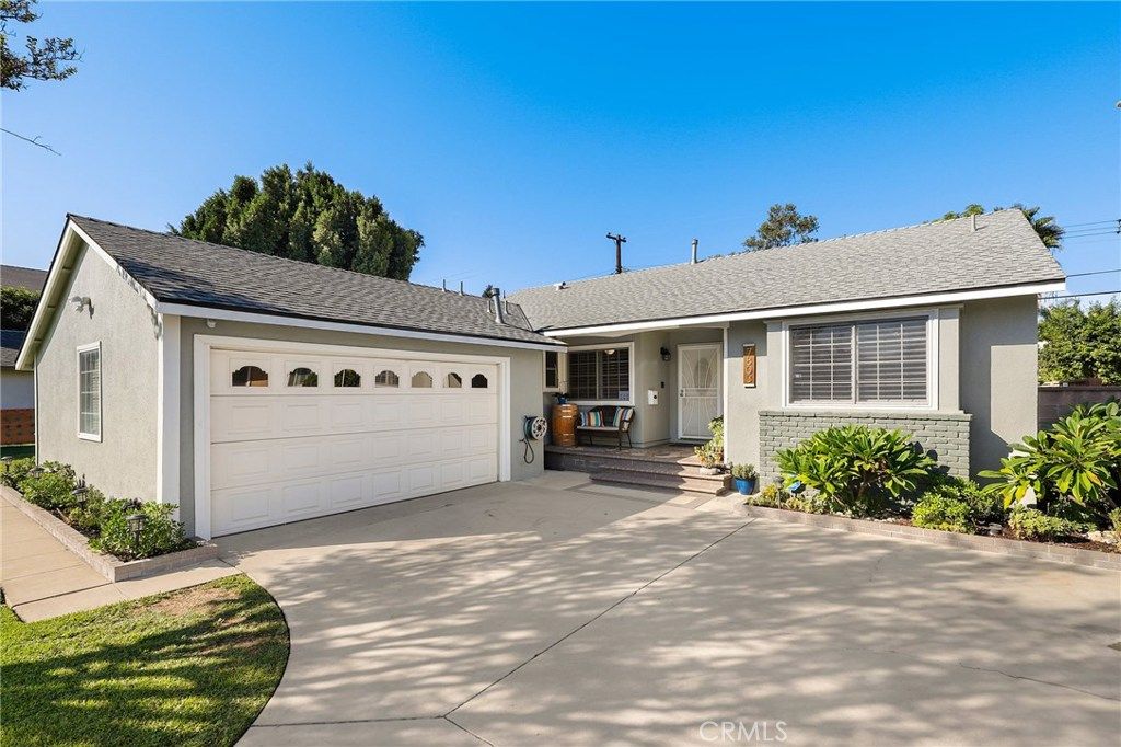 listing image 130722816799294923589