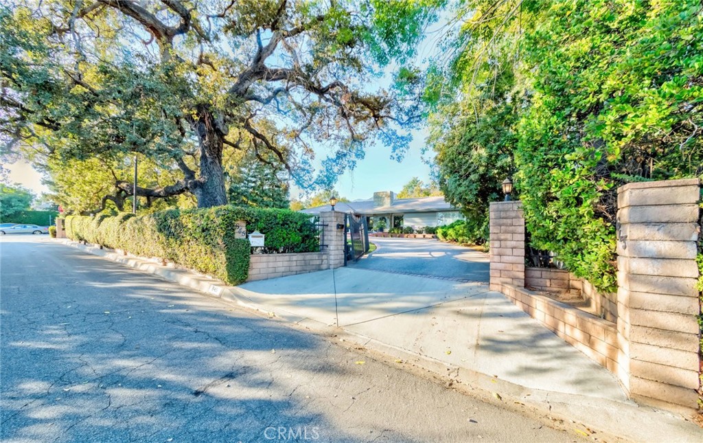 645 W Foothill Boulevard