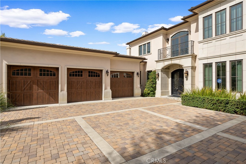 Properties 1 631 W Longden Avenue