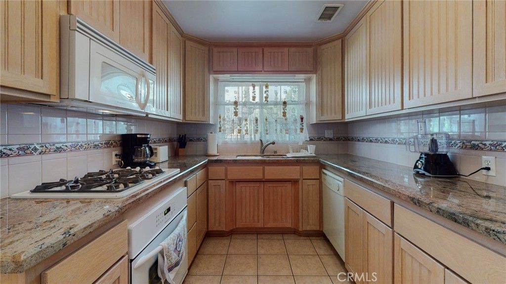 listing image 130726390610401357566