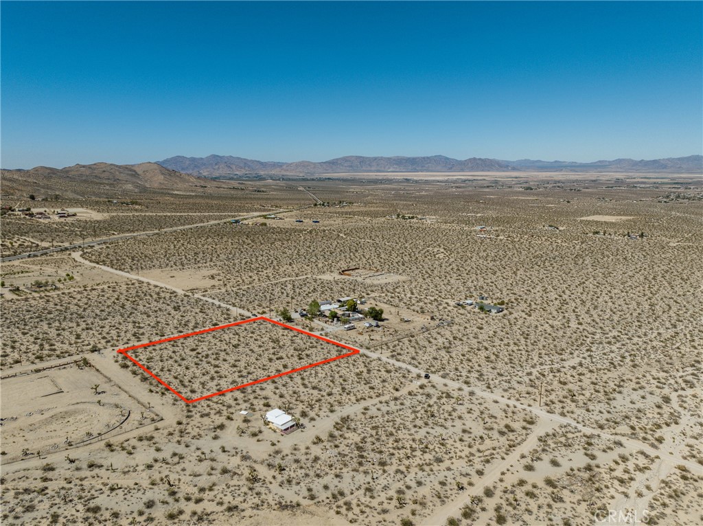 2.5 Acres of land, ELEVATED WITH A VIEW! This property is located off Hwy 18 on the way to Big Bear. There are power poles right in front of the property making a future connection to Edison more affordable. The location provides easy commuting into either Big Bear, or neighboring Apple Valley/Victorville. Come build your dream home and enjoy views of the desert sunsets and snow capped mountains.
APN# 0449-131-59-0000
Coordinates:34.392541 /-116.879686