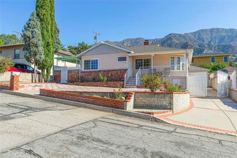 A home in La Crescenta