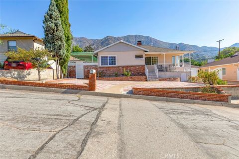 A home in La Crescenta