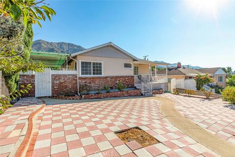 A home in La Crescenta