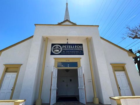 1202 E Plymouth Street Long Beach CA 90805