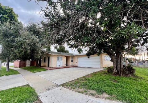 Photo of 15705 Deblynn Avenue, Gardena, CA 90248 (MLS # SB25050418)
