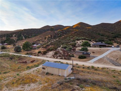 A home in Leona Valley