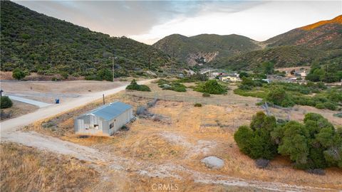 A home in Leona Valley