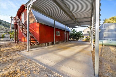 A home in Leona Valley