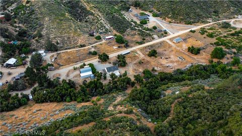 A home in Leona Valley