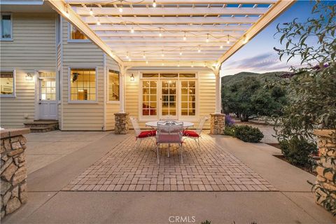 A home in Leona Valley