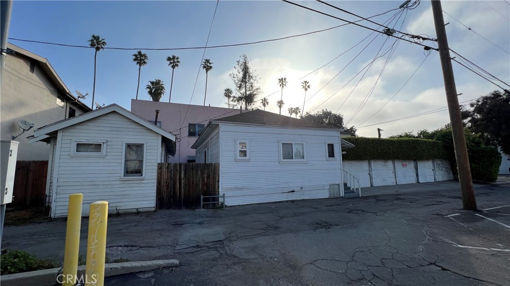 Properties 4 1537 Corinth Avenue