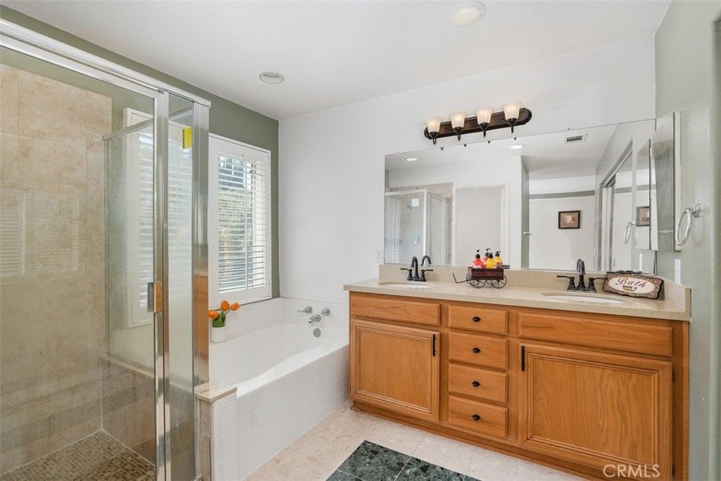 listing image 130727916934580601894