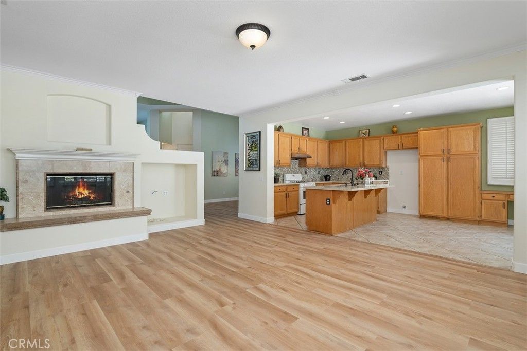 listing image 130725243665447794357