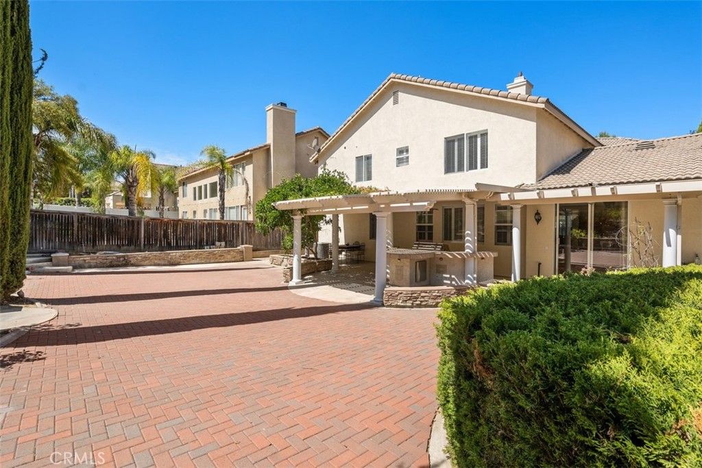 listing image 130723233680422480705