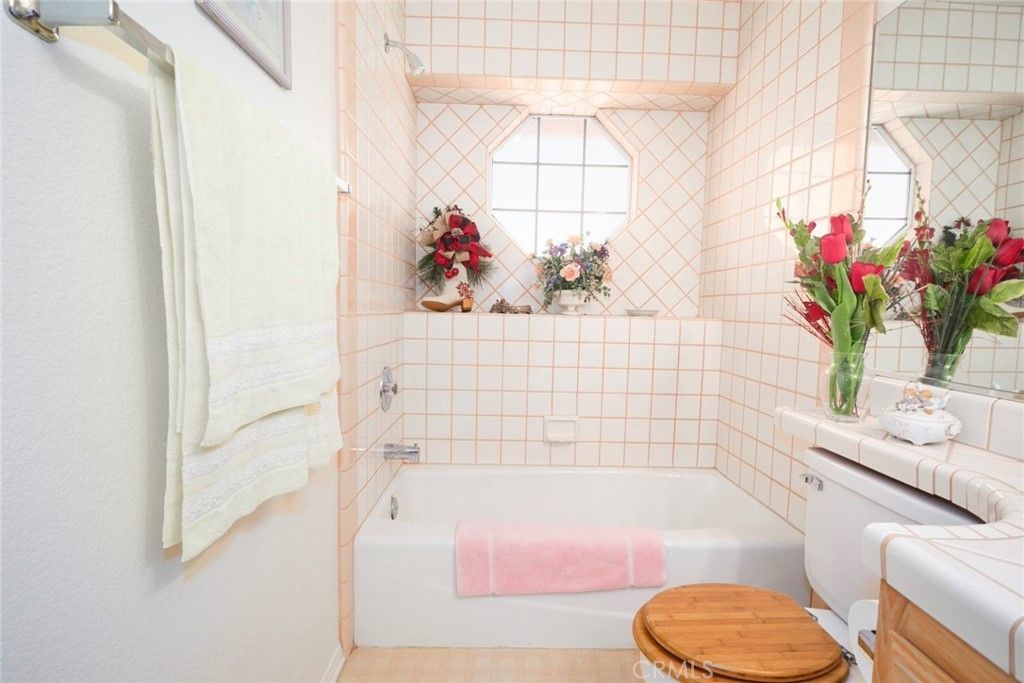listing image 130724242490390307886