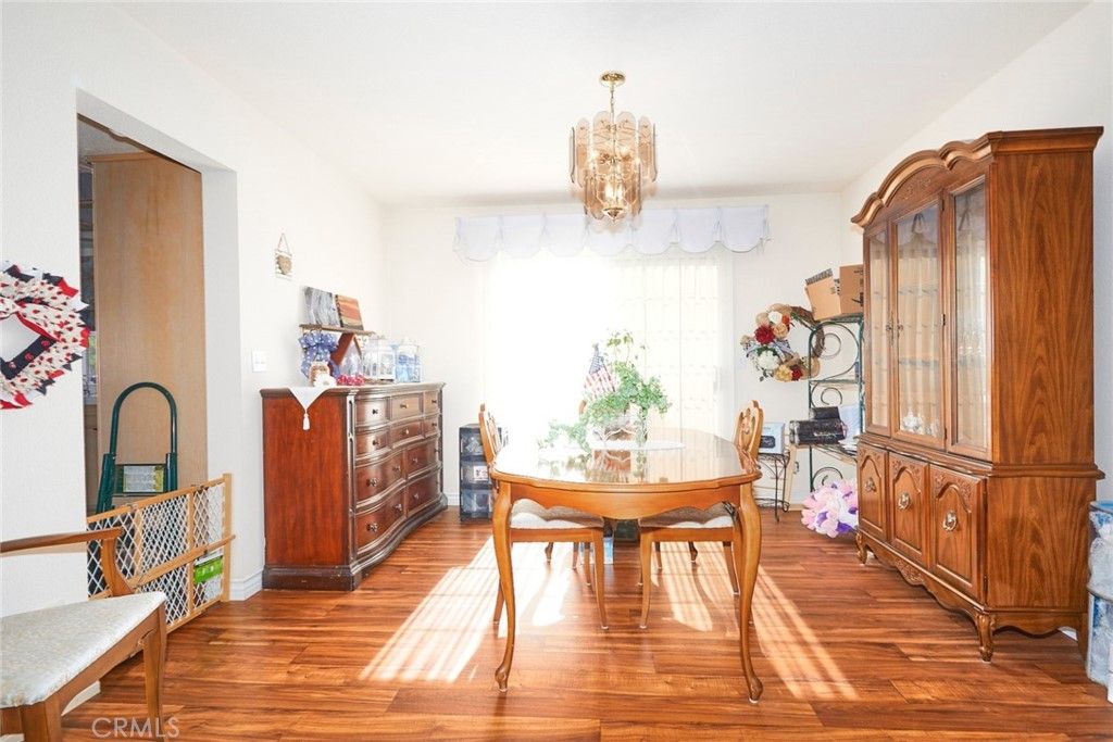 listing image 130729475408602724782