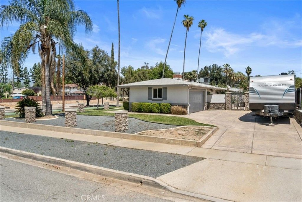 listing image 130723884403439062120
