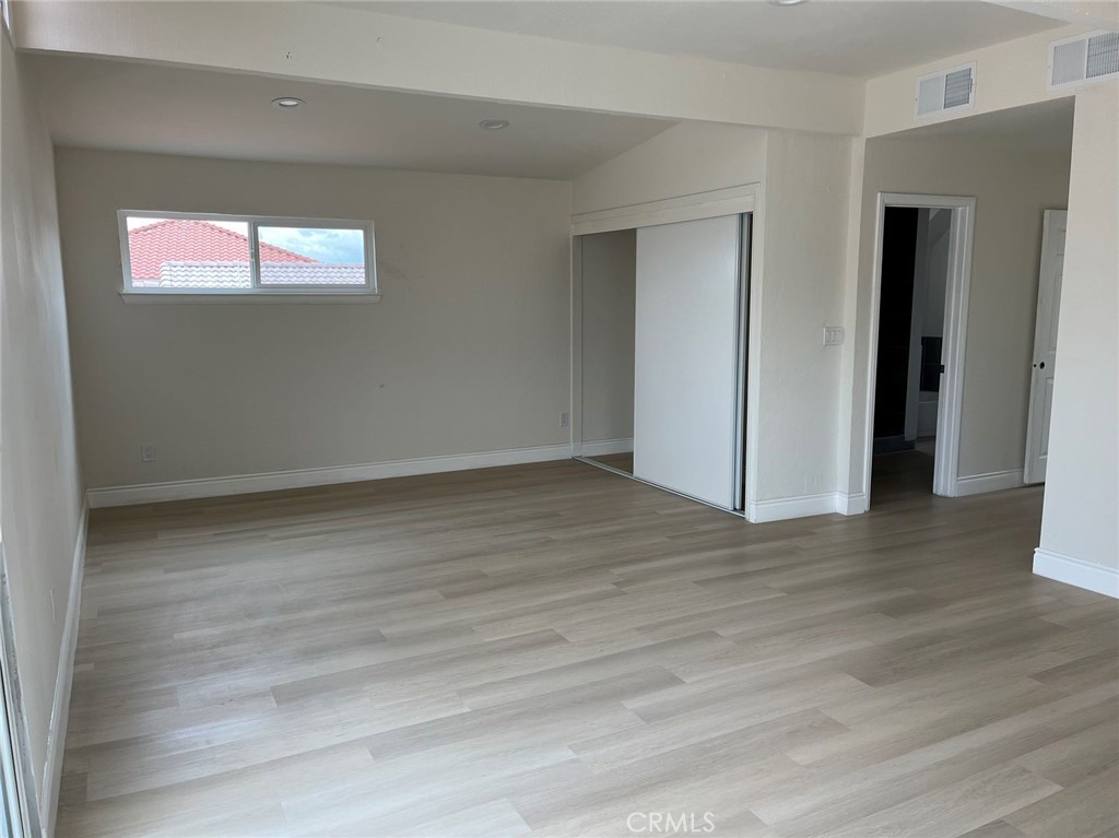 14000 Spring Valley