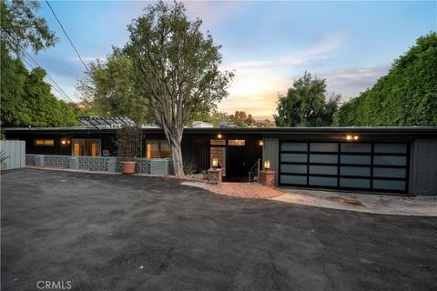 A home in Studio City