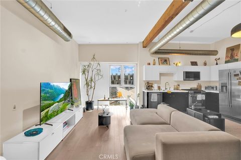 527 Molino Street 407 Los Angeles CA 90013