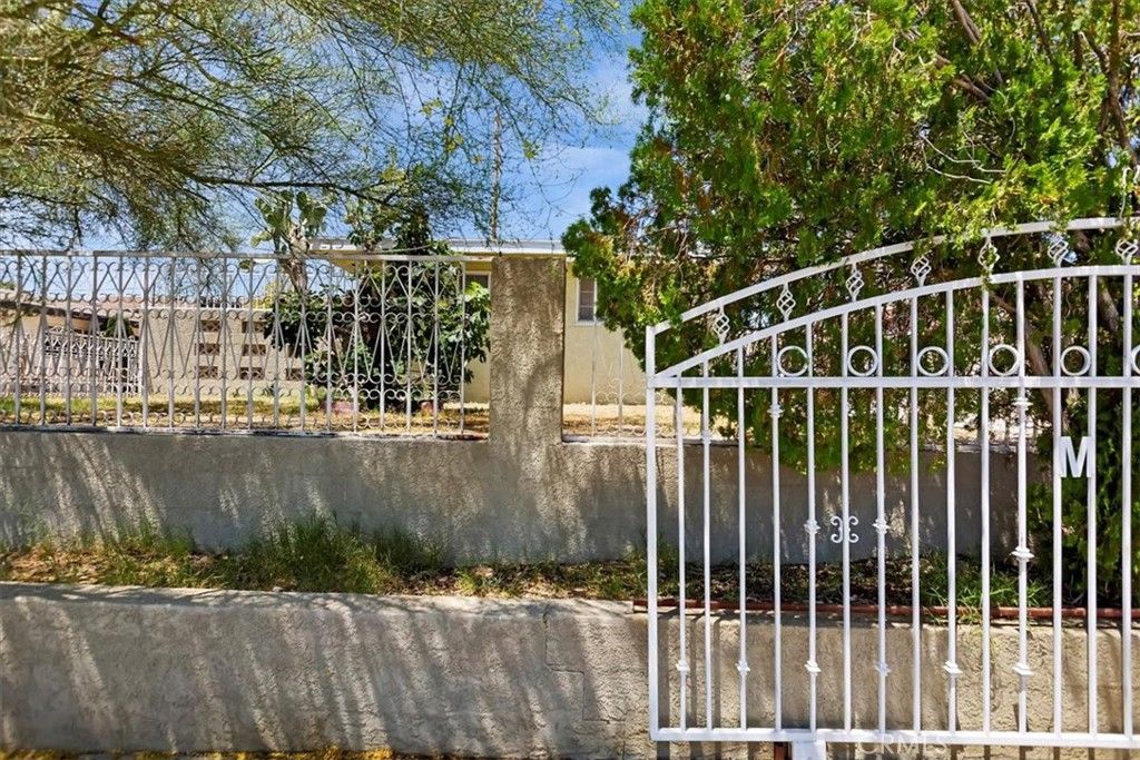 listing image 130723366597384658579