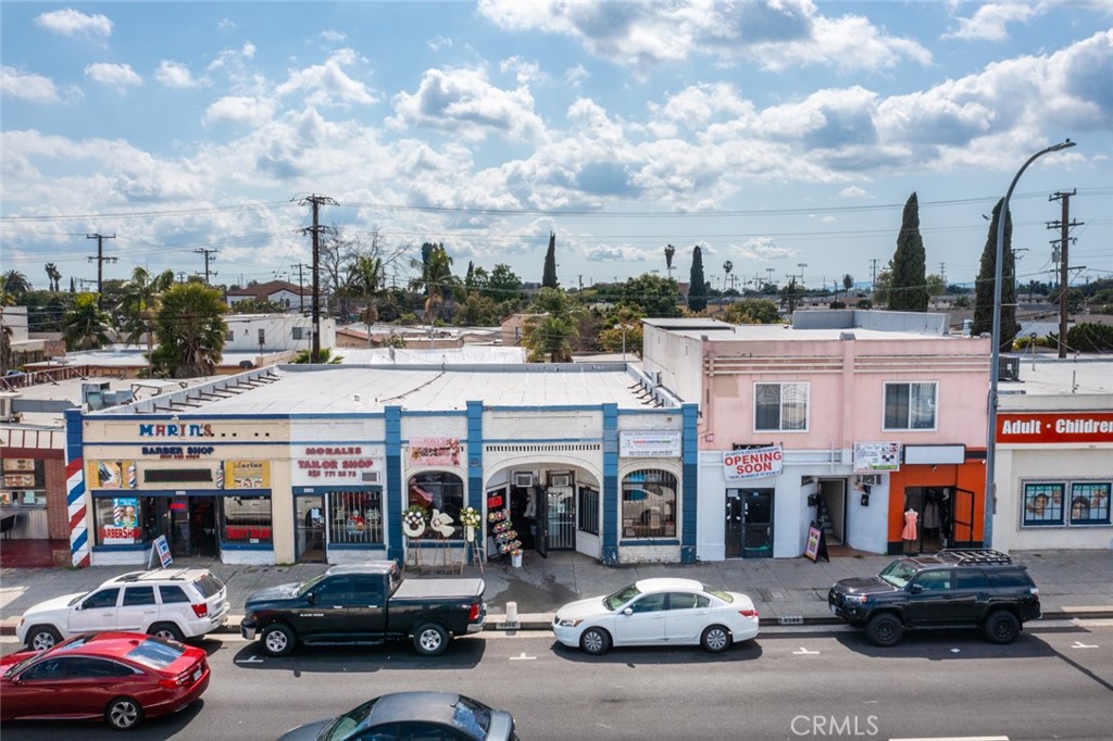4342 Slauson, Pine