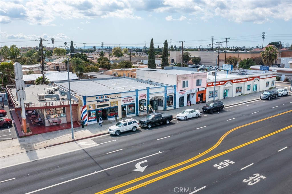 4342 Slauson, Pine