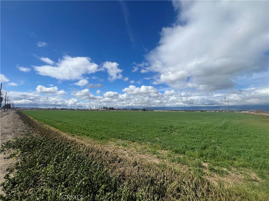 ±56.49 acres of flat, unentitled land at the corner of Vineyard and Schaefer in Ontario, CA. The City of Ontario is supportive of residential development consistent with MDR-18 (up to 18 du/acre), making this a prime opportunity for a master-planned community. Located near the upcoming 200-acre Ontario Sports Empire and major infrastructure projects. Seller is offering favorable terms, including a long escrow to assist with entitlements and city approvals. Utilities and infrastructure are not yet onsite but are expected to become accessible through ongoing city-backed development in the area.
