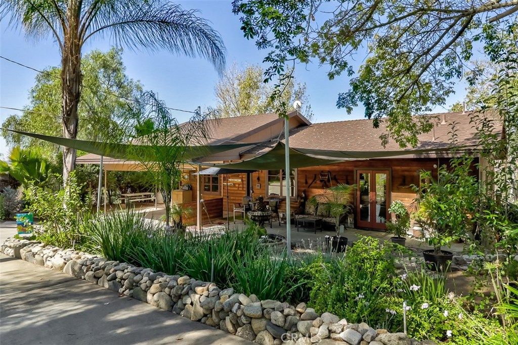 listing image 130726560463791040777